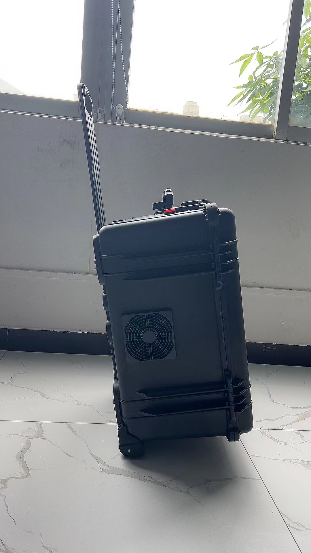 弥渡手拉箱型移动通信干扰器